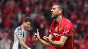 Paulinho farta-se de marcar no Toluca