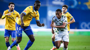 Jogo emotivo entre Estoril e Moreirense termina empatado com seis golos