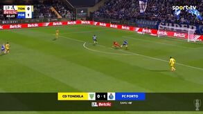 No melhor pano cai a nódoa: guarda-redes do Tondela comete erro incrível e William Gomes dilata vantagem do FC Porto