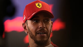 Lewis Hamilton e a Ferrari: Uma mudança de sonho que virou em pesadelo