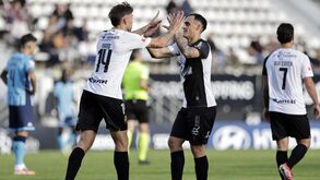 Farense vence Vizela 