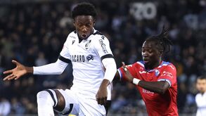 V. Guimarães e Gil Vicente em jogo muito dividido mas sem golos