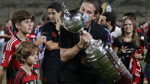 Filipe Luís a conquistar a Taça Libertadores