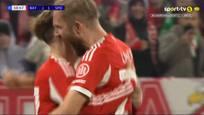 Bayern Munique a vencer com golos de Gnabry e Karl