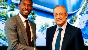 Quem o agarra? David Alaba vai sair do Real Madrid a custo zero