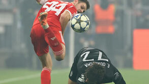 Quaresma  traído pelo  piso