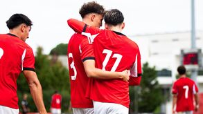 Benfica defronta Nápoles no Seixal