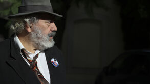 Manuel João Vieira, durante a entrega de assinaturas no Tribunal Constitucional