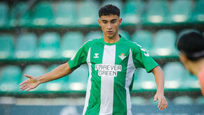 Betis goleia FC Porto 