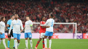 Juan Jesus cumprimenta Leandro Barreiro