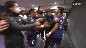 Gritaria e (muitos) empurrões: o caos ao intervalo em jogo da Liga dos Campeões Asiática