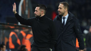 Sérgio Conceição e Vítor Bruno acompanham o jogo FC Porto-Malmö