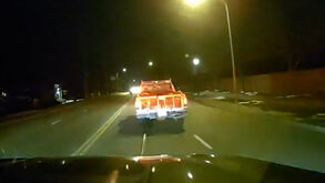 Polícia usa novo dispositivo 'Grappler' para travar camião roubado em fuga nos EUA