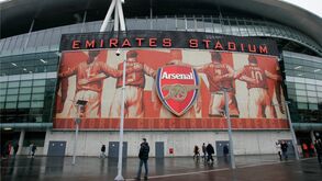 Arsenal e Wolverhampton medem forças no Emirates