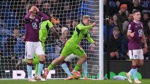 Jogo entre Burnley e Fulham 