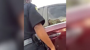 Polícia resgata bebé preso dentro de carrinha num estacionamento na Flórida  