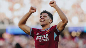 Mateus Fernandes a festejar