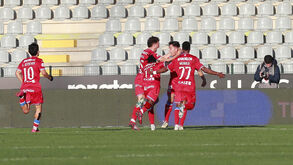 Antonio Espigares estreou-se a marcar de livre direto