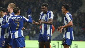 Samu bisa frente ao Estrela da Amadora