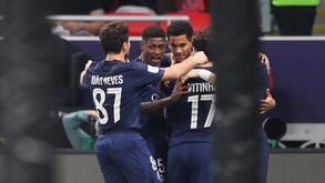 Jogadores do PSG festejam durante a final da Taça Intercontinental contra o Flamengo