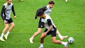 Ioannidis com Suárez no onze