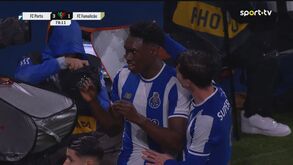 Cabeceamento de Samu deu o terceiro golo do FC Porto diante do Famalicão