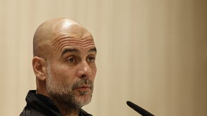 Pep Guardiola reage a rumores: «Quando tiver 75 anos, saio do Manchester City»