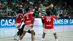 Sporting vence dérbi com o Benfica na Luz e mantém registo perfeito no campeonato