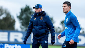 Farioli chama dois jogadores da equipa B ao treino do FC Porto