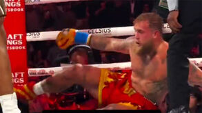 O momento do brutal KO de Anthony Joshua que deixou Jake Paul... com o maxilar partido