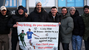 Sofreu 4 golos de Haaland há sete anos e foi a Manchester 'acertar' contas: «Dás-me a tua camisola?»