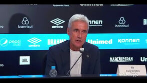 Luís Castro apresentado no Grémio: «As restrições financeiras são uma realidade mas não nos lamentaremos»