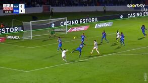 O fantástico golo de Borja Sainz ao Alverca com um remate em arco: André Gomes nem esboçou reação