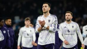 Dalot no jogo com o Aston Villla