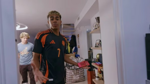 Uma visita guiada sem esconder nada: Lamine Yamal mostra como é a sua mansão