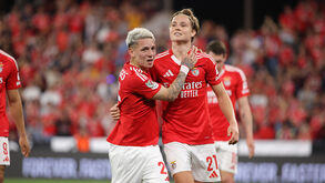 Benfica congela saídas de Prestianni e Schjelderup