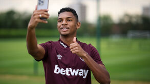 Luis Guilherme a caminho de Alvalade