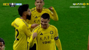 Apareceu ao segundo poste e não desperdiçou: Cristiano Ronaldo abriu assim o marcador no Al Nassr-Al Okhdood