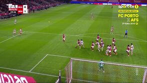 O golo de Otamendi que abriu o marcador no Sp. Braga-Benfica: João Moutinho pediu falta