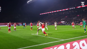 Otamendi desagradado com arbitragem em Braga: capitão do Benfica reage nas redes sociais