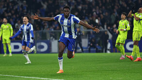 Samu a festejar um golo