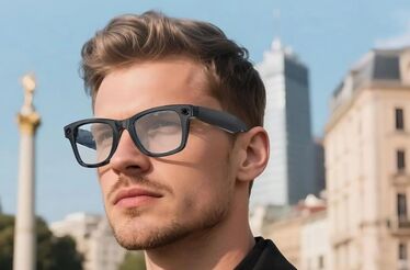 Gadget tecnológico em promoção: óculos de sol com câmara, auriculares e assistente de voz