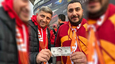 Notas de 100 dólares com a cara de Aktürkoglu: o insólito protesto dos fãs do Galatasaray