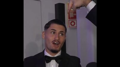 Tocar no cabelo de Borja Sainz pode ser uma missão difícil... mas não impossível