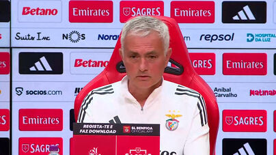 José Mourinho elogia Rui Borges: «Não tem nada a aprender comigo no dérbi»