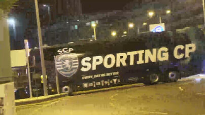 As imagens da chegada do autocarro do Sporting ao Estádio da Luz para o dérbi com o Benfica