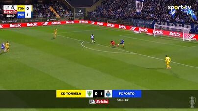 No melhor pano cai a nódoa: guarda-redes do Tondela comete erro incrível e William Gomes dilata vantagem do FC Porto
