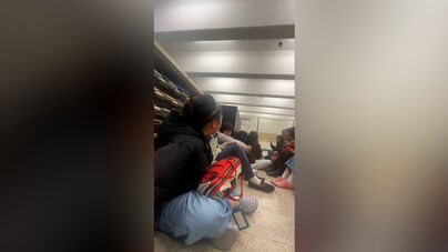 Vídeo mostra estudantes escondidos quando polícia chega após tiroteio na Universidade de Brown