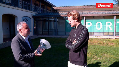 Hjulmand recebe prémio Artur Agostinho 2025: os bastidores da reportagem com o capitão do Sporting