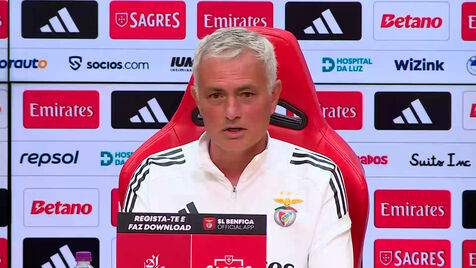 José Mourinho: «O Rui diz que ainda tem de conversar com a almofada. Eu não tenho»